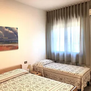 https://centrale-bilocale-4-5-persone.hotelinveneto.com